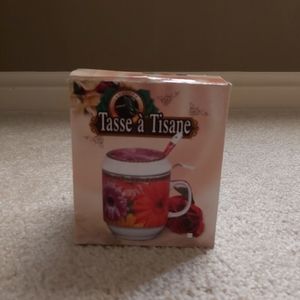 Brand new porcelain tea mug set